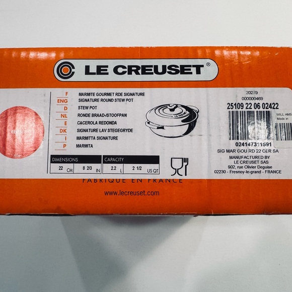 NWT cast iron Cerise Le Creuset Signature Round Stew Pot 2.5 US QTs - Picture 8 of 11